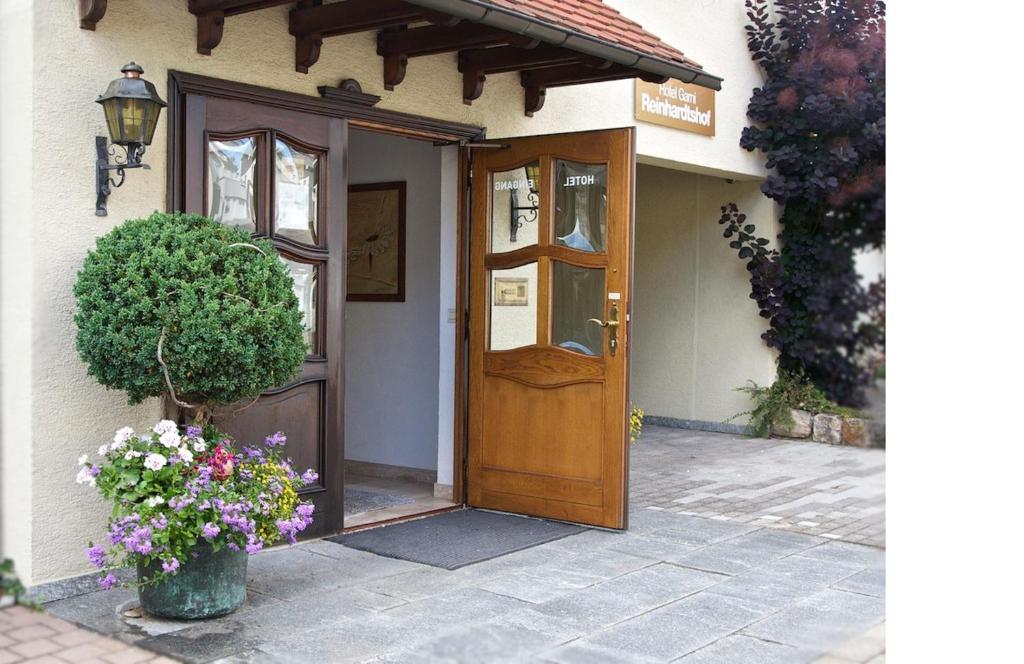 Hotel Reinhardtshof Garni Wolfschlugen Dış mekan fotoğraf
