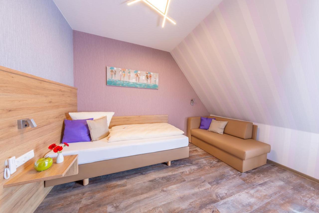 Hotel Reinhardtshof Garni Wolfschlugen Dış mekan fotoğraf