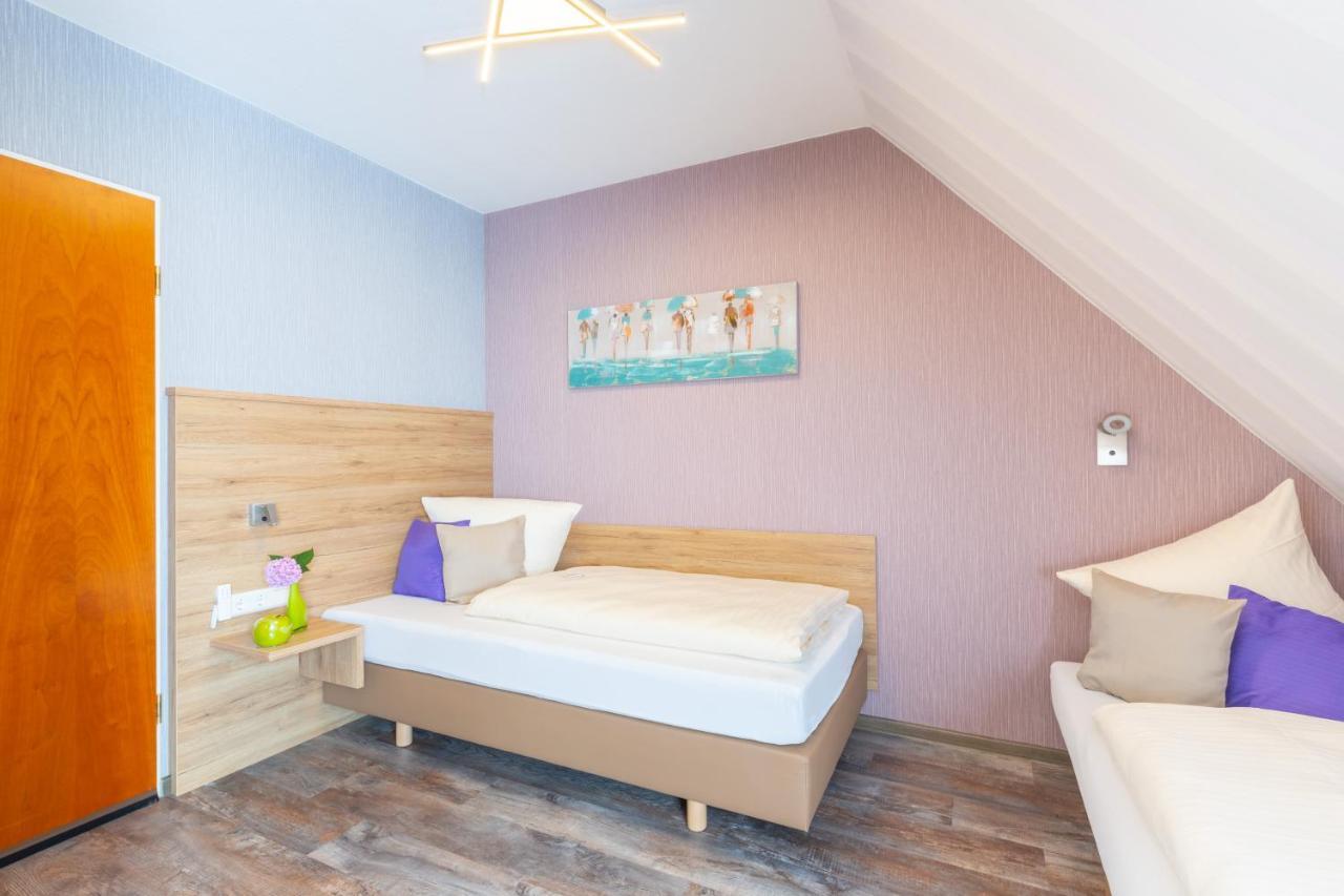 Hotel Reinhardtshof Garni Wolfschlugen Dış mekan fotoğraf